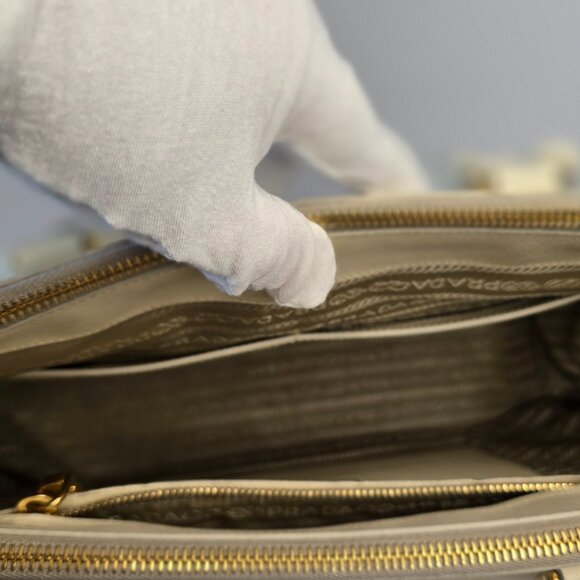 Prada Galleria MM Off-White Saffiano Leather Tote | Strap + Entrupy | Rank A - Picture 10 of 16